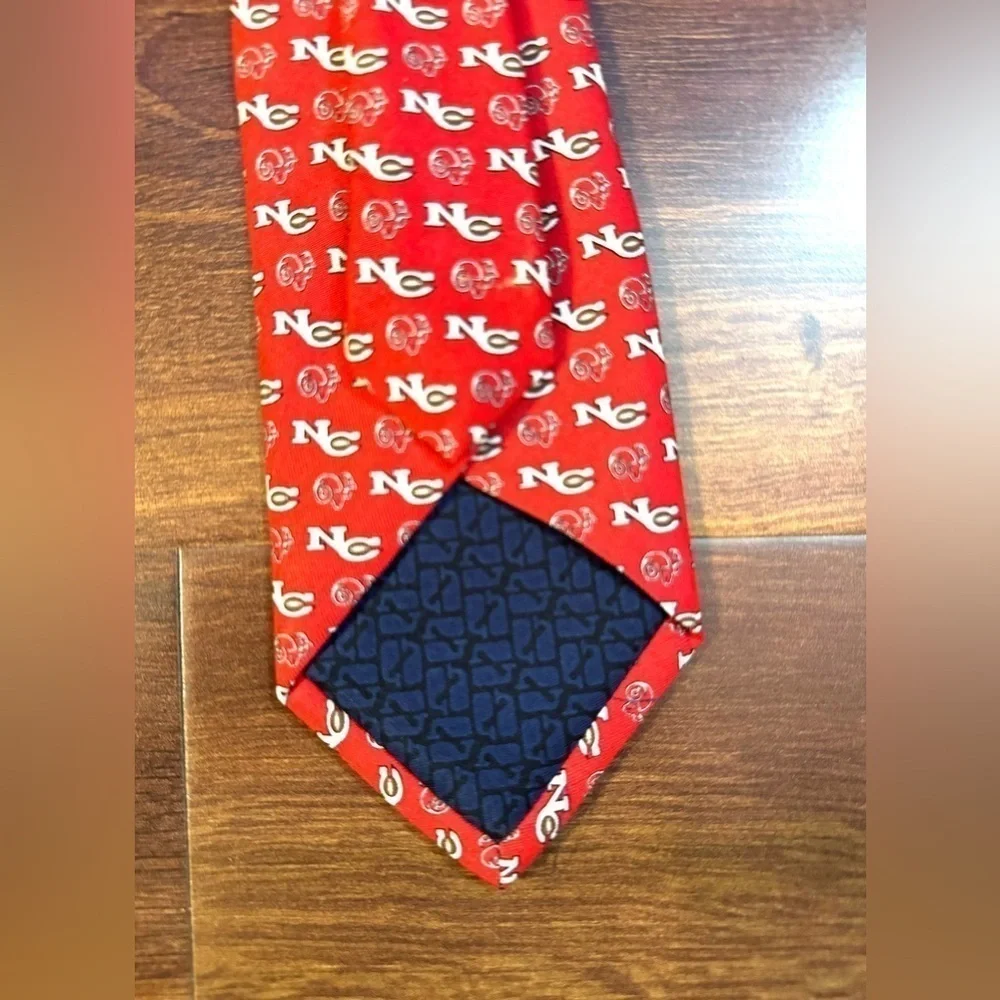 VINEYARD VINES Red Silk Necktie